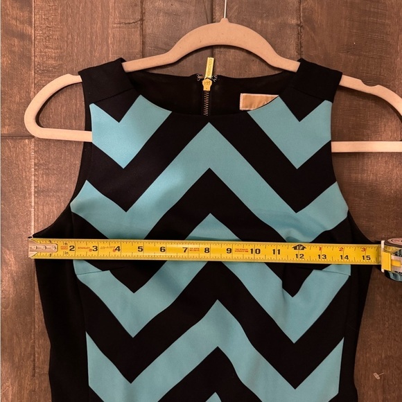 Michael Kors Chevron Sheath Dress Size 0 Aqua Navy Exposed Gold Zipper - Picture 9 of 10